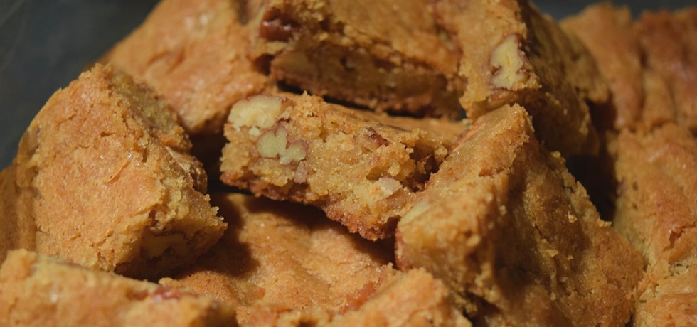 Chewy Butterscotch Blondie Bar Cookies
