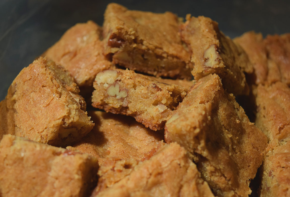 Chewy Butterscotch Blondie Bar Cookies