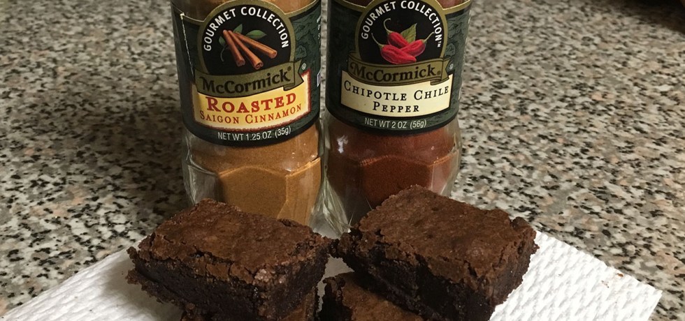 Brownies with cinnamon and chipotle pepper