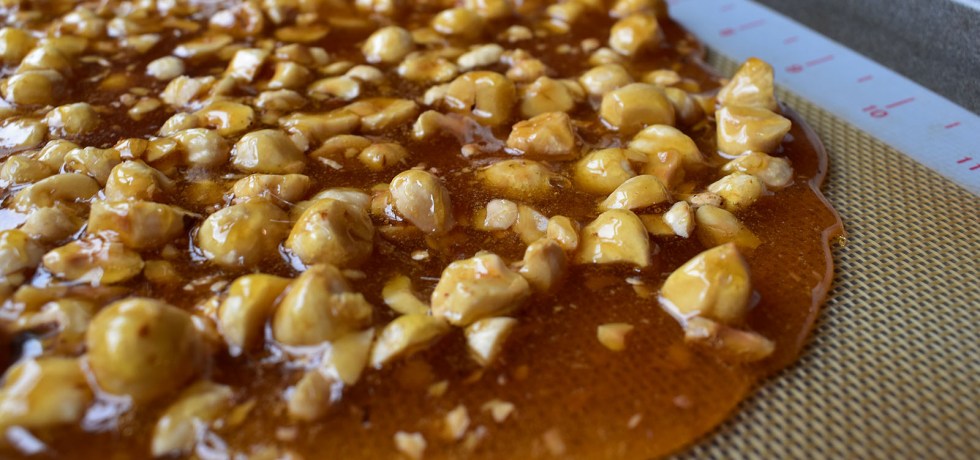 Simple Hazelnut Brittle in the pan