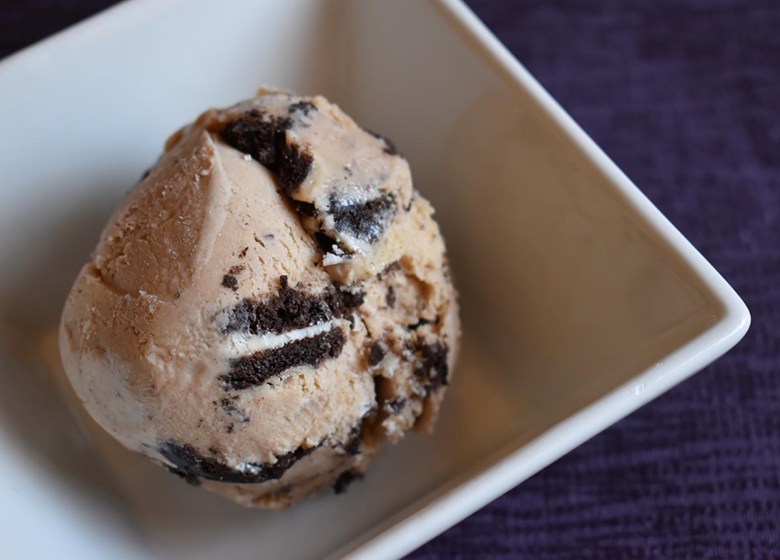 peanut butter cookies and cream ice cream scoop