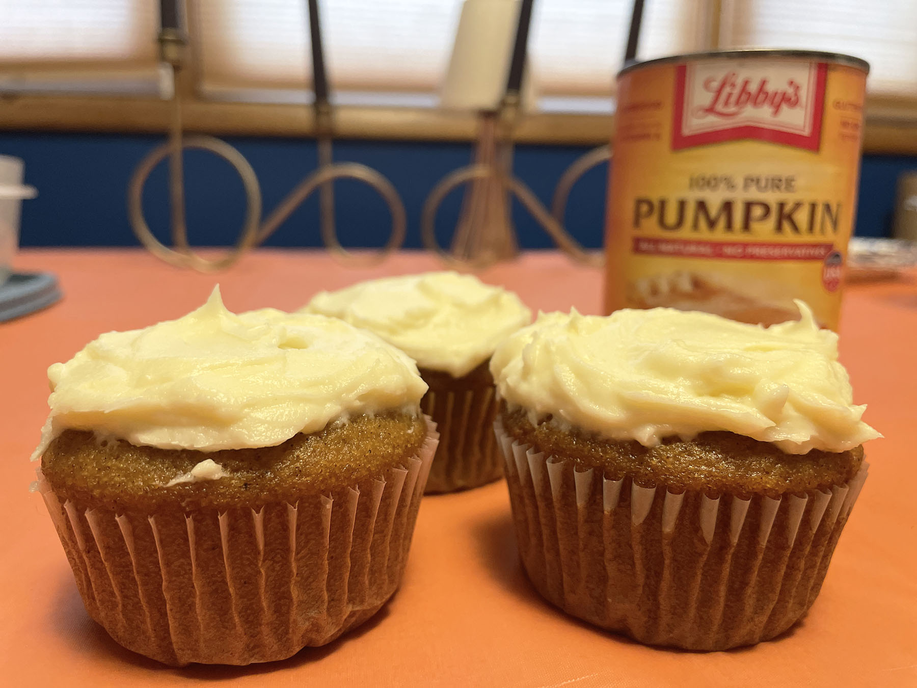 pumpkin cupcakes with cream cheese frosting